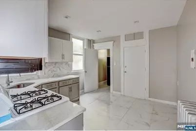 70 S 9th Street, Newark, NJ 07107 - Photo 10