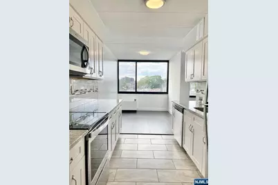 464 Gorge Road 2F #2F, Cliffside Park, NJ 07010 - Photo 2