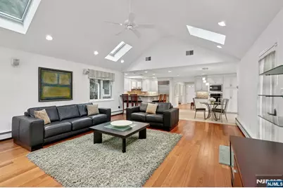 27 Oak Place, Caldwell, NJ 07006 - Photo 4