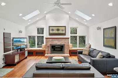 27 Oak Place, Caldwell, NJ 07006 - Photo 6