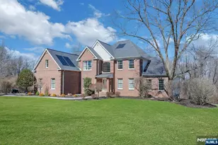 5 Noble Ct, Washington Township, NJ 07853 - Photo 2