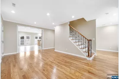 585 Mount Prospect Avenue, Clifton, NJ 07012 - Photo 8