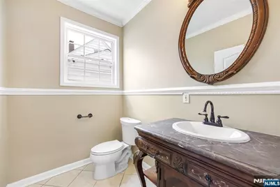 585 Mount Prospect Avenue, Clifton, NJ 07012 - Photo 12