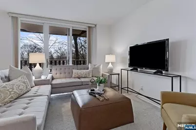 530 Valley Road C003L #C003L, Montclair, NJ 07043 - Photo 4