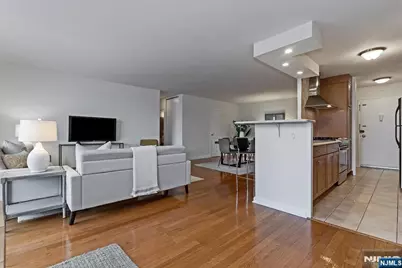 530 Valley Road C003L #C003L, Montclair, NJ 07043 - Photo 6