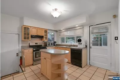 497 Oakdene Avenue, Ridgefield, NJ 07657 - Photo 10