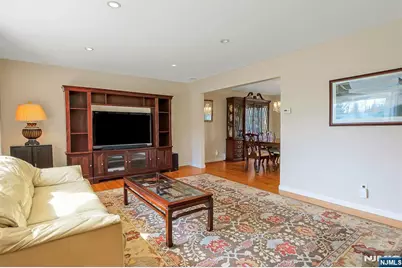 81 Queen Court, Hillsdale, NJ 07642 - Photo 6