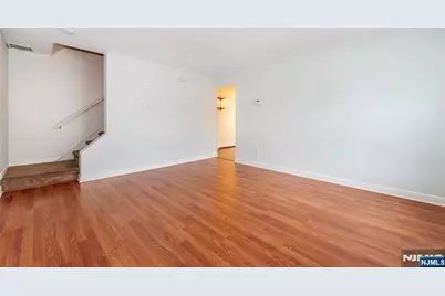 197 Fort Lee Road, Teaneck Township, NJ 07666 - Photo 2