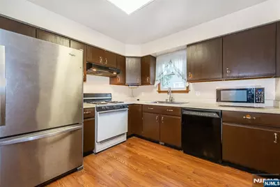 197 Fort Lee Road, Teaneck Township, NJ 07666 - Photo 12