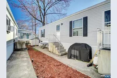 17 E 6th Street, Moonachie, NJ 07074 - Photo 4