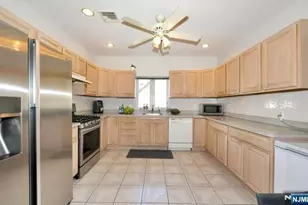 253 Delawanna Ave, Clifton, NJ 07014 - Photo 10