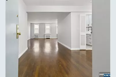 2160 Center Avenue 4N #4N, Fort Lee, NJ 07024 - Photo 6