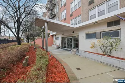 2160 Center Avenue 4N #4N, Fort Lee, NJ 07024 - Photo 4