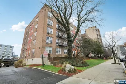 2160 Center Avenue 4N #4N, Fort Lee, NJ 07024 - Photo 2