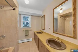 366 Valley View Ave, Paramus, NJ 07652 - Photo 36