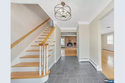 366 Valley View Avenue, Paramus, NJ 07652 - Photo 28