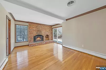 366 Valley View Avenue, Paramus, NJ 07652 - Photo 14