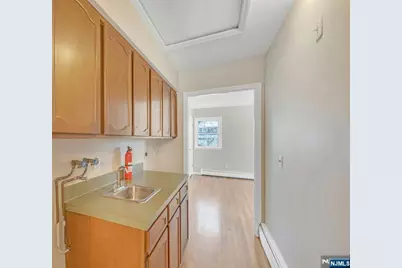 366 Valley View Avenue, Paramus, NJ 07652 - Photo 22