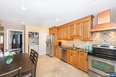 580 Bloomfield 11B #11B, West Caldwell, NJ 07006 - Photo 4