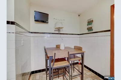 475 Dewey Avenue, Saddle Brook Township, NJ 07663 - Photo 20