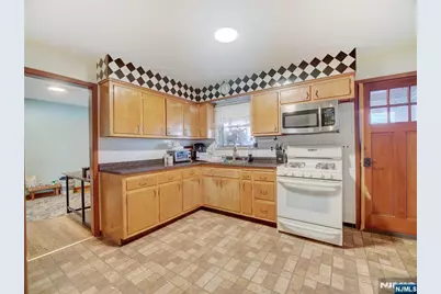 475 Dewey Avenue, Saddle Brook Township, NJ 07663 - Photo 22