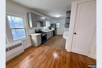 131 W Ramapo Avenue, Mahwah, NJ 07430 - Photo 2