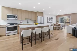 370 French Ct, Teaneck Township, NJ 07666 - Photo 10