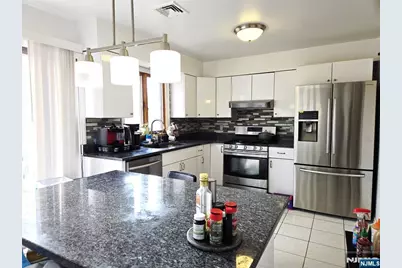 2478 6th Street #B, Fort Lee, NJ 07024 - Photo 4