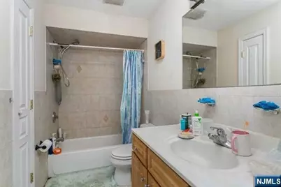 341B E Columbia B #B, Palisades Park, NJ 07650 - Photo 12