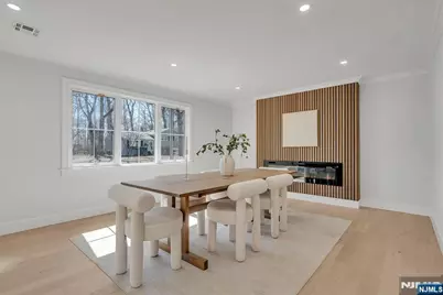 6 Clinton Place, Woodcliff Lake, NJ 07677 - Photo 4