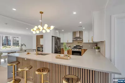 6 Clinton Place, Woodcliff Lake, NJ 07677 - Photo 10