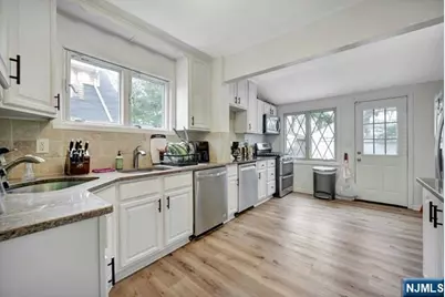 167 Rockwood Place, Englewood, NJ 07631 - Photo 8