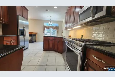 108 Winding Creek, Old Tappan, NJ 07675 - Photo 6