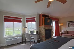 2 Chamonix Dr 427, Vernon, NJ 07462 - Photo 4