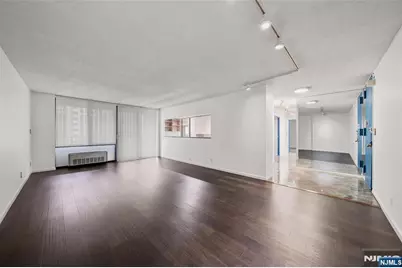 300 Winston, Cliffside Park, NJ 07010 - Photo 2