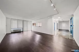 300 Winston 2112, Cliffside Park, NJ 07010 - Photo 2