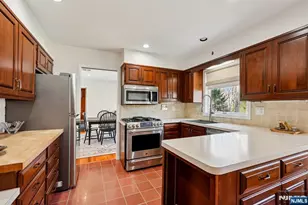 300 Briarwood Dr, Wyckoff Township, NJ 07481 - Photo 12