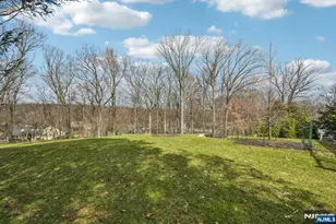 300 Briarwood Dr, Wyckoff Township, NJ 07481 - Photo 2