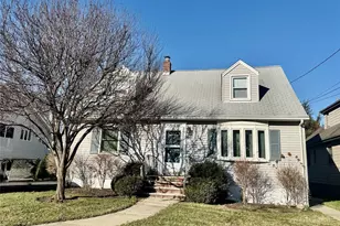 689 Linden Ave, Ridgefield, NJ 07657 - Photo 1