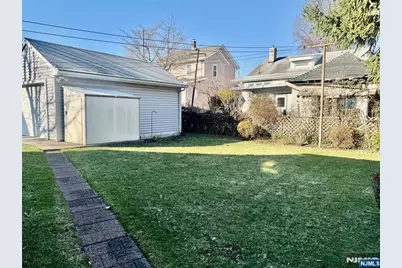 689 Linden Avenue, Ridgefield, NJ 07657 - Photo 4