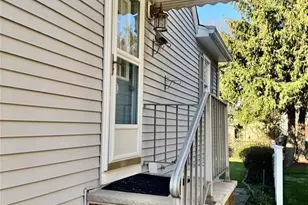 689 Linden Ave, Ridgefield, NJ 07657 - Photo 2