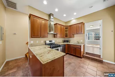 364 New York Avenue 3 #3, Jersey City, NJ 07307 - Photo 8