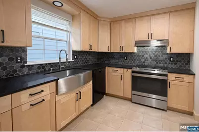 231 12th Street, Newark, NJ 07107 - Photo 8