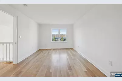 316 Thornton Court T316 #T316, Edgewater, NJ 07020 - Photo 24