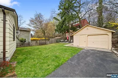 243 Jefferson Avenue, Cresskill, NJ 07626 - Photo 32