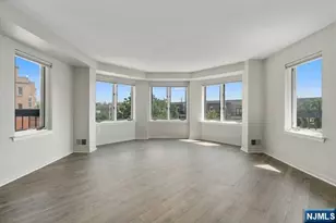405 Williams Ct 405, Edgewater, NJ 07020 - Photo 2