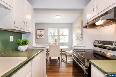 100 Pierson Miller E-9 #E-9, Pompton Lakes, NJ 07442 - Photo 14