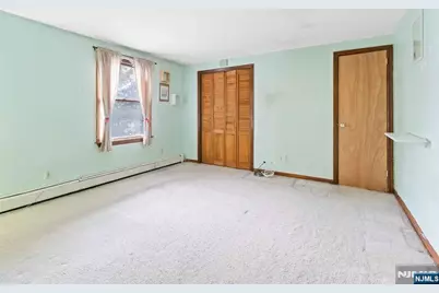 366 E Spring Valley Road, Paramus, NJ 07652 - Photo 16