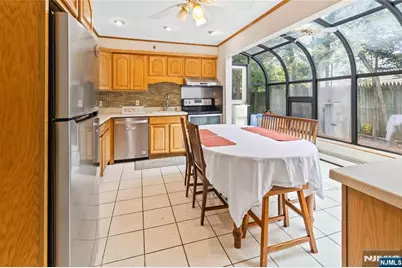 366 E Spring Valley Road, Paramus, NJ 07652 - Photo 6