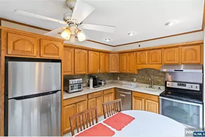 366 E Spring Valley Road, Paramus, NJ 07652 - Photo 8